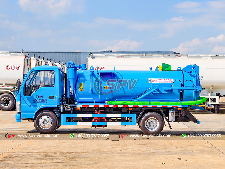 ISUZU 4,000 Litres Waste Water Suction Truck - Left Side